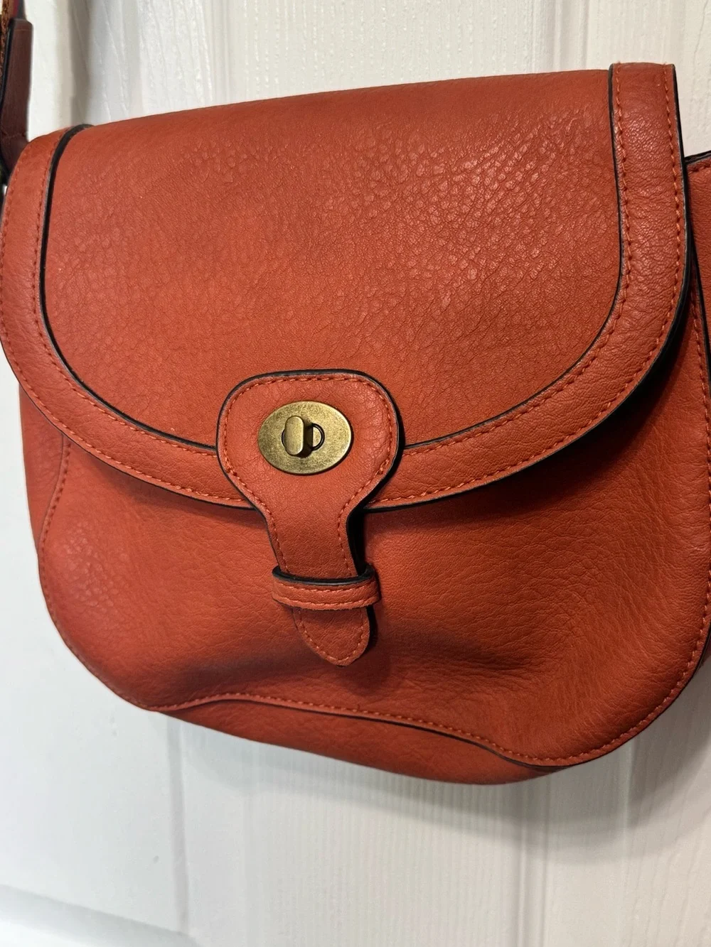 Universal Thread Cognac Textured Classic Flap Saddle Crossbody Striped Strap Bag